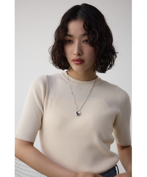 AZUL by moussy(アズールバイマウジー)の「ハーフスリーブクルーネックリブトップス(ニット/セーター・レディース・ホワイト系その他/ブラック系その他/アイボリー/グレー/ブラック/グリーン・SMALL/MEDIUM)」の7枚目の写真
