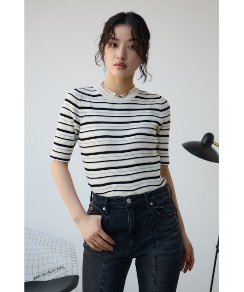 AZUL by moussy(アズールバイマウジー)の「ハーフスリーブクルーネックリブトップス(ニット/セーター・レディース・ホワイト系その他/ブラック系その他/アイボリー/グレー/ブラック/グリーン・SMALL/MEDIUM)」の20枚目の写真