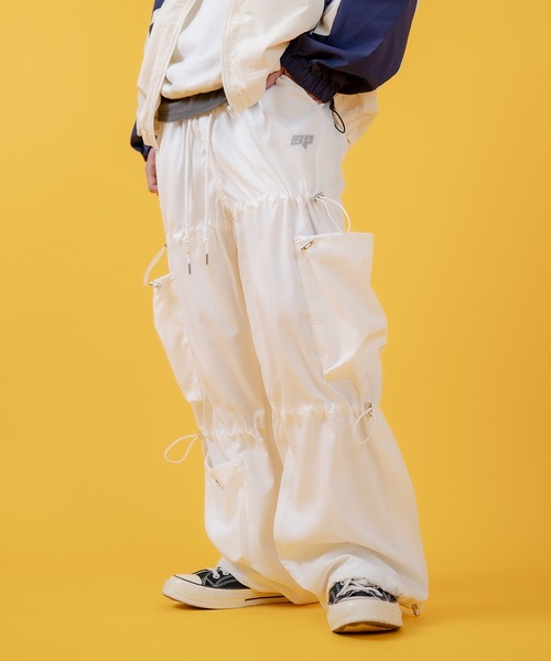 improves（インプローブス）の「コード使い デザイン カーゴパンツ（カーゴパンツ・メンズ・ブラック/ホワイト・LARGE/MEDIUM）」の3枚目の写真