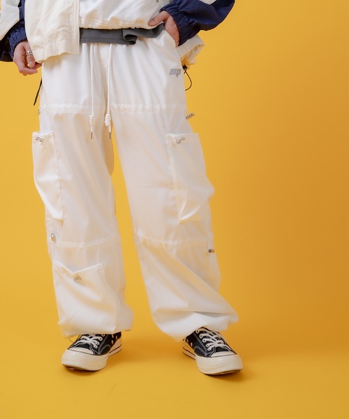 improves（インプローブス）の「コード使い デザイン カーゴパンツ（カーゴパンツ・メンズ・ブラック/ホワイト・LARGE/MEDIUM）」の6枚目の写真