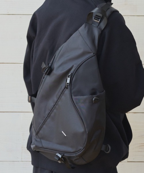BROKEN BASE(ブロークンベース)の「ナイロンワンショルダーバッグ(ショルダーバッグ・メンズ・ブラック系/ネイビー/グレー系・フリー)」の1枚目の写真