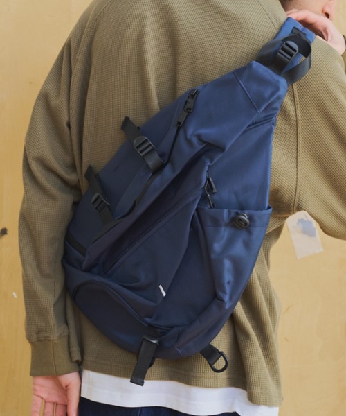 BROKEN BASE(ブロークンベース)の「ナイロンワンショルダーバッグ(ショルダーバッグ・メンズ・ブラック系/ネイビー/グレー系・フリー)」の2枚目の写真