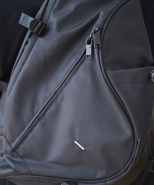 BROKEN BASE(ブロークンベース)の「ナイロンワンショルダーバッグ(ショルダーバッグ・メンズ・ブラック系/ネイビー/グレー系・フリー)」の4枚目の写真