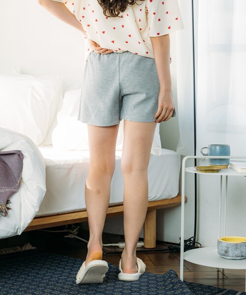 FREAK'S STORE（フリークスストア）の「FRUIT OF THE LOOM × FREAK'S STORE/フルーツオブザルーム 別注 ハートTシャツ 無地ショートパンツ ルームセット/パジャマセット（ルームウェア/パジャマ・レディース・オフホワイト/グレー・SMALL/MEDIUM）」の7枚目の写真