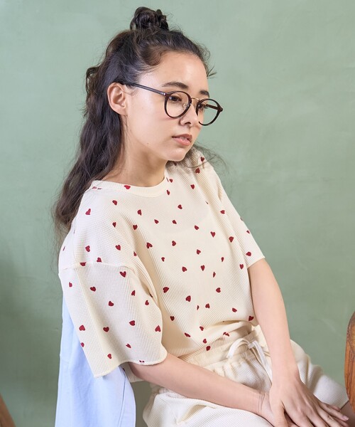 FREAK'S STORE（フリークスストア）の「FRUIT OF THE LOOM × FREAK'S STORE/フルーツオブザルーム 別注 ハートTシャツ 無地ショートパンツ ルームセット/パジャマセット（ルームウェア/パジャマ・レディース・オフホワイト/グレー・SMALL/MEDIUM）」の16枚目の写真