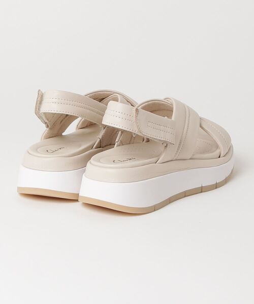 Clarks(クラークス)の「クラークス Tuscan Cross タスカンクロス サンダル(サンダル・レディース・ブラック/クリーム/シルバー/ピンク・55/50/40/35/45/30)」の5枚目の写真