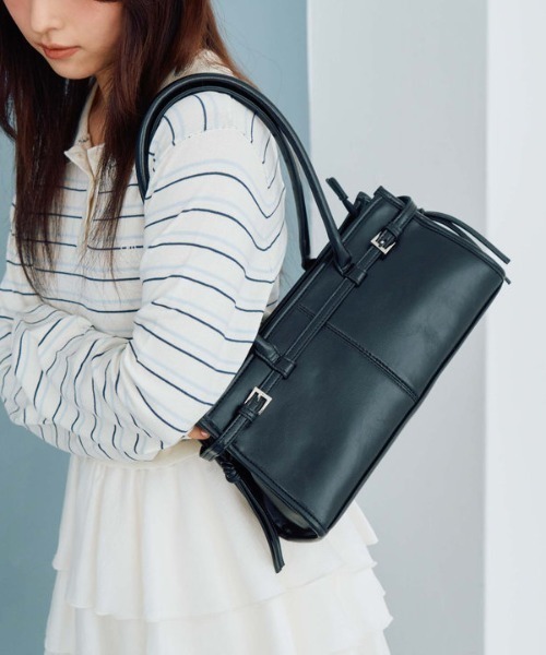 archives（アルシーヴ）の「合皮横長バッグ（ハンドバッグ・レディース・ベージュ/ブラック・FREE）」の9枚目の写真