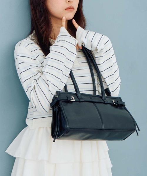 archives（アルシーヴ）の「合皮横長バッグ（ハンドバッグ・レディース・ベージュ/ブラック・FREE）」の10枚目の写真