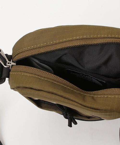 THE NORTH FACE(ザノースフェイス)の「THE NORTH FACE(ザ・ノースフェイス) ミニショルダーバッグ クロスバッグ BOREALIS CROSS BAG S(ショルダーバッグ・メンズ・ブラック/ライトベージュ/ダークオリーブ・FREE)」の8枚目の写真