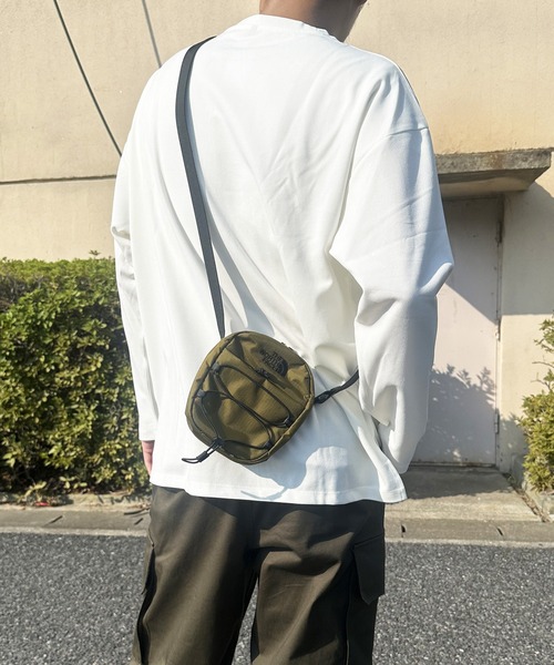 THE NORTH FACE(ザノースフェイス)の「THE NORTH FACE(ザ・ノースフェイス) ミニショルダーバッグ クロスバッグ BOREALIS CROSS BAG S(ショルダーバッグ・メンズ・ブラック/ライトベージュ/ダークオリーブ・FREE)」の3枚目の写真