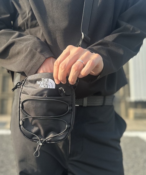 THE NORTH FACE(ザノースフェイス)の「THE NORTH FACE(ザ・ノースフェイス) ミニショルダーバッグ クロスバッグ BOREALIS CROSS BAG S(ショルダーバッグ・メンズ・ブラック/ライトベージュ/ダークオリーブ・FREE)」の1枚目の写真