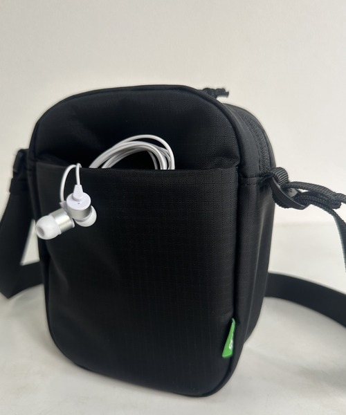 THE NORTH FACE(ザノースフェイス)の「THE NORTH FACE(ザ・ノースフェイス) ミニショルダーバッグ クロスバッグ BOREALIS CROSS BAG S(ショルダーバッグ・メンズ・ブラック/ライトベージュ/ダークオリーブ・FREE)」の20枚目の写真