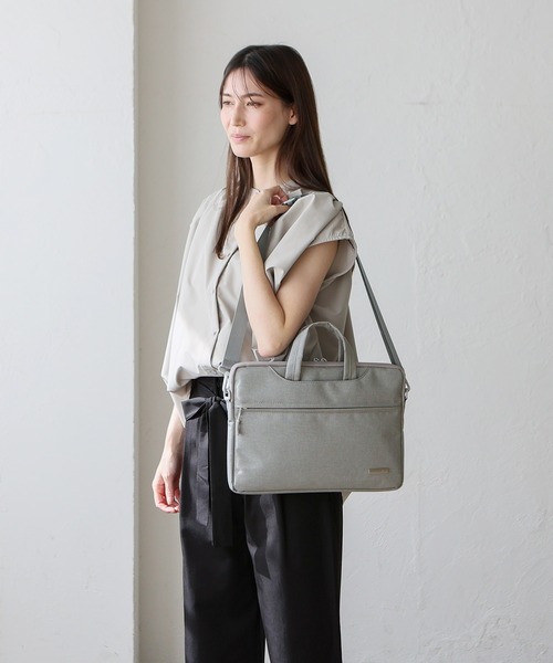 VitaFelice（ヴィータフェリーチェ）の「ナイロン2wayPCバッグ【13インチ】高密度ナイロン ノートパソコン ケース  パソコンバッグ 耐衝撃 キャリーバー 通勤バッグ（ビジネスバッグ・メンズ・ブラック/ライトグレー/ネイビー/グレー・FREE）」の11枚目の写真