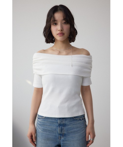 AZUL by moussy（アズールバイマウジー）の「オフショルダーリブトップス（Tシャツ/カットソー・レディース・オフホワイト/ホワイト系その他/ブラック/レッド・FREE）」の8枚目の写真