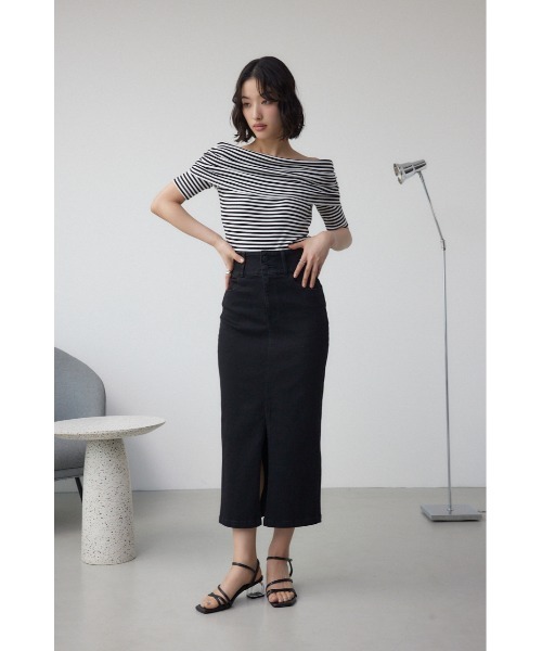 AZUL by moussy（アズールバイマウジー）の「オフショルダーリブトップス（Tシャツ/カットソー・レディース・オフホワイト/ホワイト系その他/ブラック/レッド・FREE）」の17枚目の写真