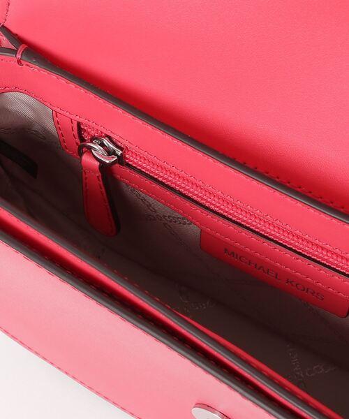 MICHAEL KORS(マイケルコース)の「MICHAEL KORS Mila Medium Leather Messenger Bag マイケルコース ミリア ミディアム レザーメッセンジャーバッグ(ショルダーバッグ・レディース・ピンク系その他2・FREE)」の11枚目の写真