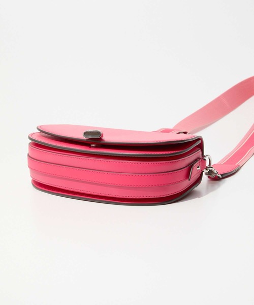 MICHAEL KORS(マイケルコース)の「MICHAEL KORS Mila Medium Leather Messenger Bag マイケルコース ミリア ミディアム レザーメッセンジャーバッグ(ショルダーバッグ・レディース・ピンク系その他2・FREE)」の4枚目の写真