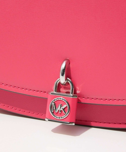 MICHAEL KORS(マイケルコース)の「MICHAEL KORS Mila Medium Leather Messenger Bag マイケルコース ミリア ミディアム レザーメッセンジャーバッグ(ショルダーバッグ・レディース・ピンク系その他2・FREE)」の5枚目の写真