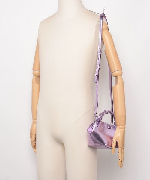 GANNI(ガニー)の「GANNI Bou Bag Mini Metallic ガニー ボウ バッグ ミニ メタリック ハンドバッグ(ハンドバッグ・レディース・ラベンダー・FREE)」の9枚目の写真
