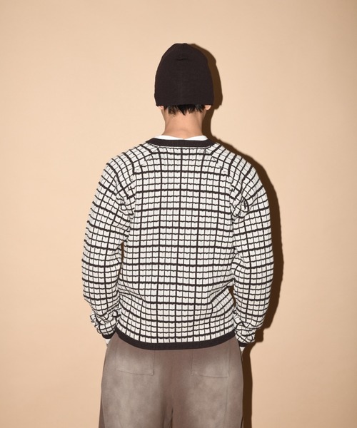 SUPERTHANKS（スーパーサンクス）の「グラフ チェックニットカーディガン/Graph check Knit Cardigan（カーディガン/ボレロ・メンズ・グレー/チャコールグレー/ブラウン/ブラック×ブラック・M/L）」の17枚目の写真