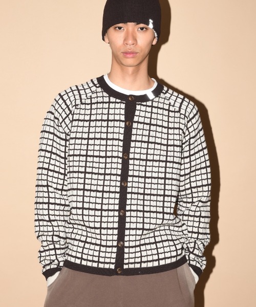 SUPERTHANKS（スーパーサンクス）の「グラフ チェックニットカーディガン/Graph check Knit Cardigan（カーディガン/ボレロ・メンズ・グレー/チャコールグレー/ブラウン/ブラック×ブラック・M/L）」の5枚目の写真