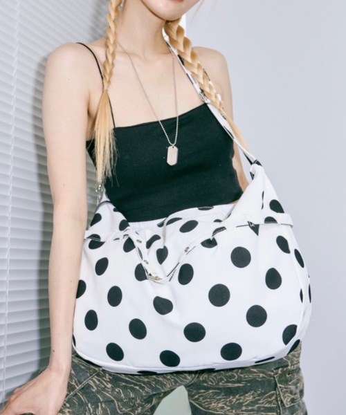 DTYYPE(ドタイプ)の「ドットショルダーバッグ(ショルダーバッグ・レディース・ブラック/ホワイト・FREE)」の4枚目の写真