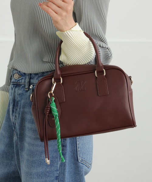 ALTROSE（アルトローズ）の「【500mlペットボトル収納可】2way ボストンバッグ ショルダーバッグ チャーム付き ブリジット（ボストンバッグ・レディース・アイボリー/ワインレッド/ブラウン/ブラック/ベージュ・FREE）」の17枚目の写真