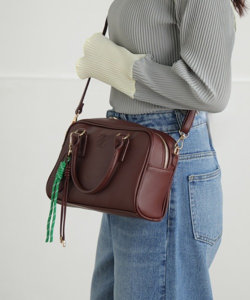 ALTROSE（アルトローズ）の「【500mlペットボトル収納可】2way ボストンバッグ ショルダーバッグ チャーム付き ブリジット（ボストンバッグ・レディース・アイボリー/ワインレッド/ブラウン/ブラック/ベージュ・FREE）」の20枚目の写真