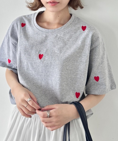 セール】ミニハート刺繍半袖Tシャツ（Tシャツ/カットソー）｜SOLLON