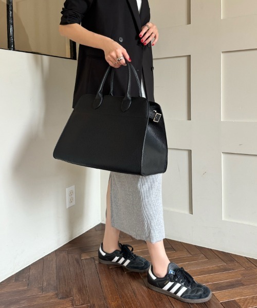 DONOBAN（ドノバン）の「サイドベルトA4トートバッグ（トートバッグ・レディース・キャメル/ブラック/モカ・ONE）」の7枚目の写真