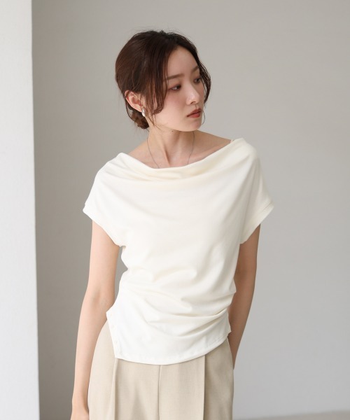 Bab(バブ)の「ドレープコンパクトトップス(Tシャツ/カットソー・レディース・アイボリー/ブラック/グレー・M)」の4枚目の写真