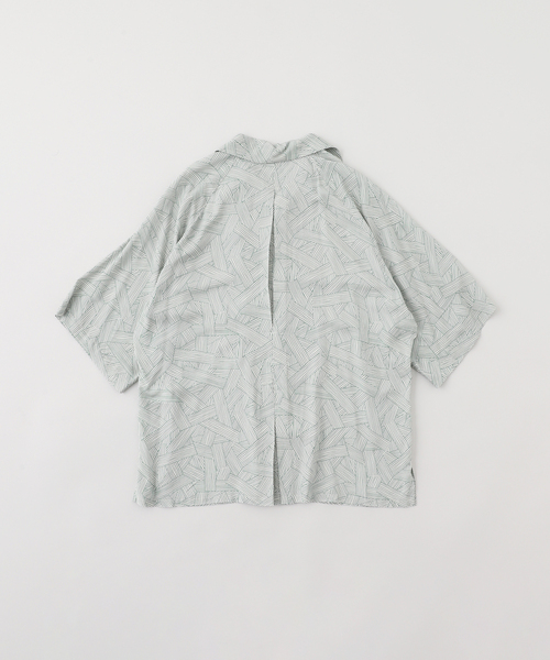 m's braque（エムズブラック）の「m’s braque (エムズ ブラック)  別注 デットストックアロハシャツ（シャツ/ブラウス・メンズ・ホワイト・38/40）」の2枚目の写真