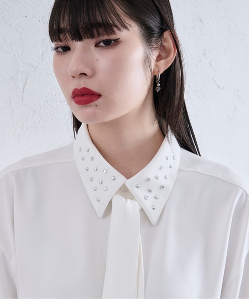 Ellno Loset(エルノロゼット)の「スタッズエリボウタイツキシャツ(シャツ/ブラウス・メンズ・オフホワイト/チャコールグレー・SMALL/LARGE/MEDIUM)」の8枚目の写真