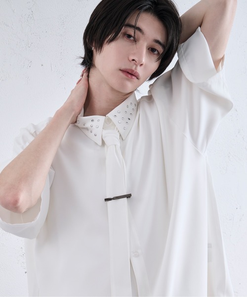 Ellno Loset(エルノロゼット)の「スタッズエリボウタイツキシャツ(シャツ/ブラウス・メンズ・オフホワイト/チャコールグレー・SMALL/LARGE/MEDIUM)」の15枚目の写真
