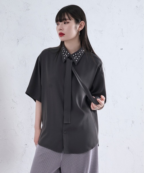 スタッズエリボウタイツキシャツ（シャツ/ブラウス）｜Ellno Loset