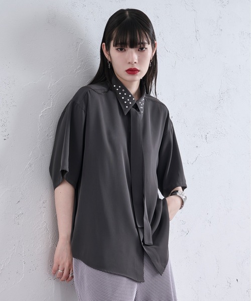 スタッズエリボウタイツキシャツ（シャツ/ブラウス）｜Ellno Loset