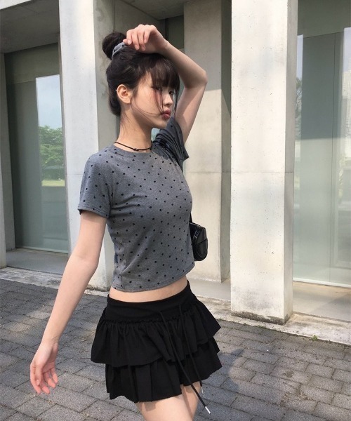 anyonemore(エニワンモア)の「ヘアーシュシュ付きドット柄スリム半袖Tシャツセット(Tシャツ/カットソー・レディース・グレー/ブラック/アイボリー・FREE)」の3枚目の写真