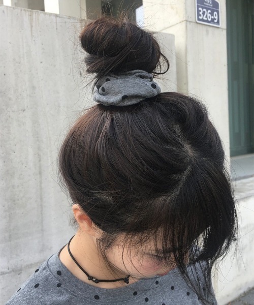 anyonemore(エニワンモア)の「ヘアーシュシュ付きドット柄スリム半袖Tシャツセット(Tシャツ/カットソー・レディース・グレー/ブラック/アイボリー・FREE)」の6枚目の写真