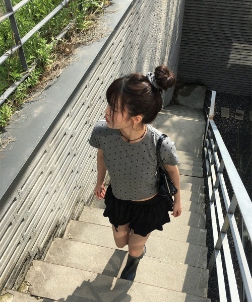 anyonemore(エニワンモア)の「ヘアーシュシュ付きドット柄スリム半袖Tシャツセット(Tシャツ/カットソー・レディース・グレー/ブラック/アイボリー・FREE)」の13枚目の写真