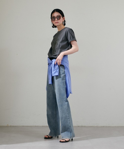 LARUTA(ラルータ)の「【LARUTA】厚盛りロゴ刺繍T(Tシャツ/カットソー・レディース・オフホワイト/チャコールグレー/モカ/ベージュ・MEDIUM/LARGE)」の17枚目の写真