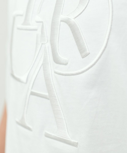 LARUTA(ラルータ)の「【LARUTA】厚盛りロゴ刺繍T(Tシャツ/カットソー・レディース・オフホワイト/チャコールグレー/モカ/ベージュ・MEDIUM/LARGE)」の7枚目の写真