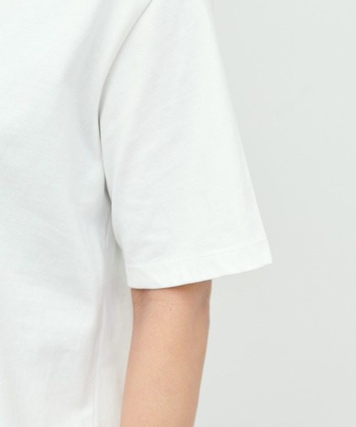 LARUTA(ラルータ)の「【LARUTA】厚盛りロゴ刺繍T(Tシャツ/カットソー・レディース・オフホワイト/チャコールグレー/モカ/ベージュ・MEDIUM/LARGE)」の5枚目の写真
