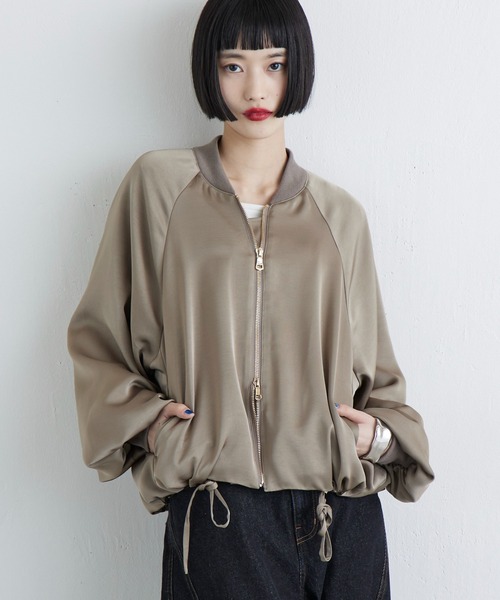 Lui's（ルイス）の「サテンボリュームブルゾン（ブルゾン・レディース・ブラウン/ベージュ/ブラック・FREE）」の3枚目の写真