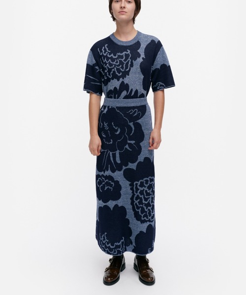marimekko(マリメッコ)の「Sivellys Pioni / skirt(スカート・レディース・ネイビー・SMALL/MEDIUM/LARGE)」の1枚目の写真