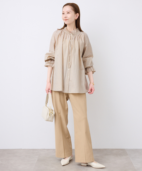 SLOBE IENA（スローブイエナ）の「《一部WEB・店舗限定カラーあり》タイプライターフリルカラーブラウス（シャツ/ブラウス・レディース・ベージュ系その他/サックスブルー/ラベンダー/スカイブルー・FREE）」の5枚目の写真