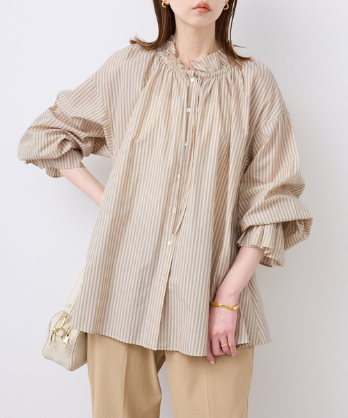 SLOBE IENA（スローブイエナ）の「《一部WEB・店舗限定カラーあり》タイプライターフリルカラーブラウス（シャツ/ブラウス・レディース・ベージュ系その他/サックスブルー/ラベンダー/スカイブルー・FREE）」の7枚目の写真