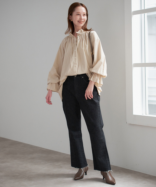 SLOBE IENA（スローブイエナ）の「《一部WEB・店舗限定カラーあり》タイプライターフリルカラーブラウス（シャツ/ブラウス・レディース・ベージュ系その他/サックスブルー/ラベンダー/スカイブルー・FREE）」の14枚目の写真