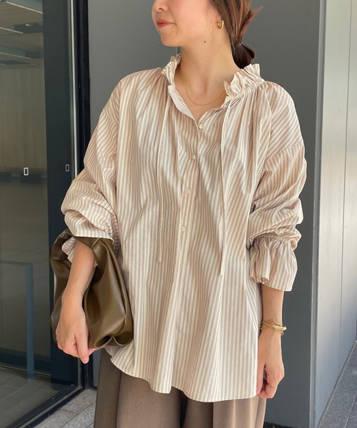 SLOBE IENA（スローブイエナ）の「《一部WEB・店舗限定カラーあり》タイプライターフリルカラーブラウス（シャツ/ブラウス・レディース・ベージュ系その他/サックスブルー/ラベンダー/スカイブルー・FREE）」の8枚目の写真