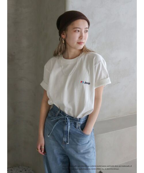 Ungrid（アングリッド）の「JeepロゴTee（Tシャツ/カットソー・レディース・ライトグレー/ベージュ/オフホワイト・FREE）」の2枚目の写真