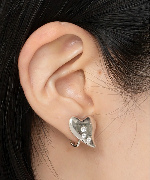 LAPUIS（ラピュイ）の「LAPUIS(ラピュイ) Garden Heart earrings（イヤリング・レディース・ゴールド/シルバー・FREE）」の2枚目の写真